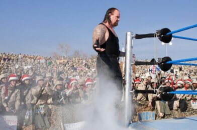 أسطورة WWE يكشف قصة لا تصدق عن أندرتيكر في العراق (حصرياً)