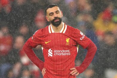 الكمبيوتر العملاق يتنبأ بالجدول النهائي للدوري الإنجليزي الممتاز بعد تعثر ليفربول وأرسنال