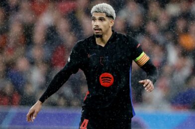 أكد برشلونة اتفاق عقد طويل الأمد مع رونالد أروجو