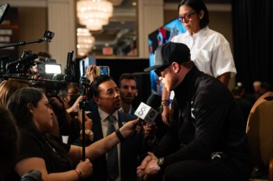 يشرح Canelo Alvarez لماذا لن يقاتل David Benavidal