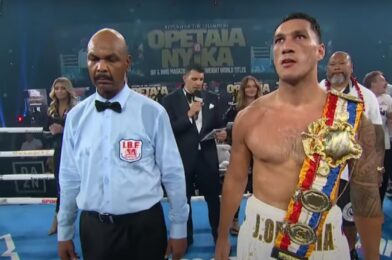 ديفيد شيكا من IBF Cruiser Champ Jai Opetaia KO!