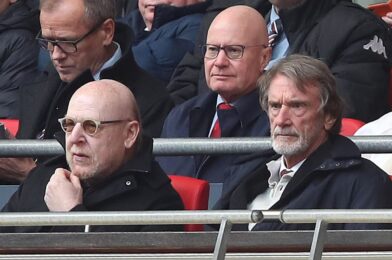 Man Utd Plot Mass Sackings في تمارين اقتصاديات التكلفة “ضرورية”