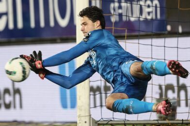 يكشف Man Utd Target أنه سيفكر بجدية في النقل