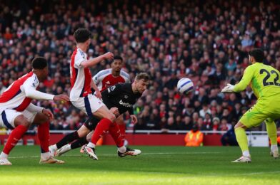 تقرير المباراة و 3 نقاط مناقشة ، بينما يغادر Gunners آمال اللقب في Crangans