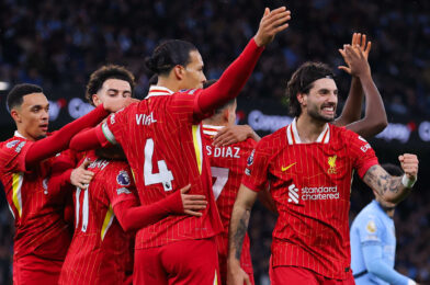 تقرير المباريات و 4 نقاط مناقشة مثل ريدز وضعت يده على كأس الدوري الإنجليزي الممتاز