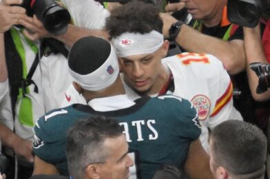 من يجب أن يكون المفضل للفوز بـ LX Super Bowl؟