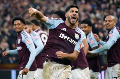 أكياس Asensio Brace كما تكتمل فيلا في الفصل الدراسي الثاني