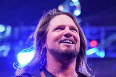 كانت WWE تحاول إيذاء أنماط AJ وإحراجها ، كما تقول قاعة المشاهير. يشير إلى كيف فعلوا هذا (حصري)