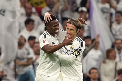 Modric Brand Screamer بينما يغلق Los Blancos الفجوة مع برشلونة