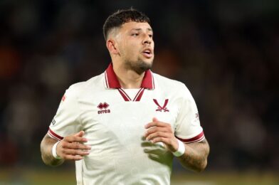 شيفيلد يونايتد محظوظ لتجنب البطاقة الحمراء مع معلق ليدز يونايتد بليدا بليدا