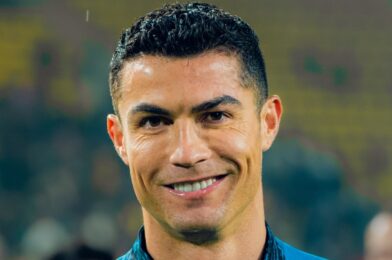 ما الذي يأتي بجانب أحد أفضل اللاعبين في كل العصور؟