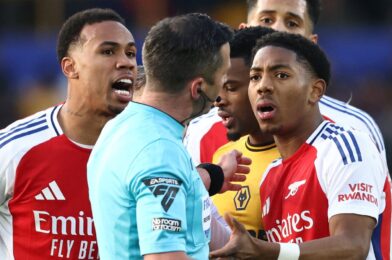 Myles Lewis-Skelly Red Card: يعتقد Howard Webb أن Defender تم إرساله إلى Wolves كان خطأ ، لكنه يدافع عن الحكم Michael Oliver | أخبار كرة القدم
