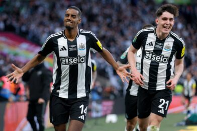 تصنيفات اللاعبين مثل المقابض تنهي الجفاف 56 -Year Trophy