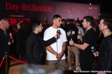 عيون Jai Opetaia وضعت مع نجمة النجمة من Cleam Bivol الثقيلة