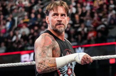 يطلق نجم WWE على CM Punk “غسول قديم F ** K” بعد رحيله القفص الصلب على RAW