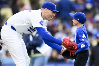 “طوكيو مع أبي” – زوجة فريدي فريمان تشيلسي في الابن تشارلي الذي يعيش الحلم مع رحلة إلى MLB 2025 المباراة الافتتاحية