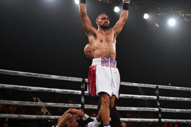 Keith Thurman يطرق Jarvis في الثالث ، يريد Tim Tszyu بالقرب من