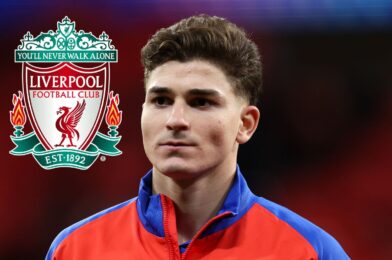 يتفاعل رئيس أتلتيكو مدريد مع شائعات ليفربول وجوليان ألفاريز