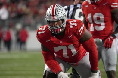 يتنبأ محلل ESPN بتكساس بمساعدة CJ Stroud مع نجم ولاية أوهايو في آخر مسودة محاكاة
