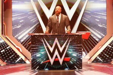 يرسل Triple H رسالة مهمة قبل حفل WWE الضخم