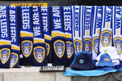 Leeds Target Bright Osayi-Samuel مهتمًا بإقامة Fenerbahce