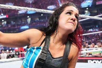 يرسل شريك WWE Star Bayley رسالة عاطفية ؛ مشاركة الصورة 8 سنوات بسبب