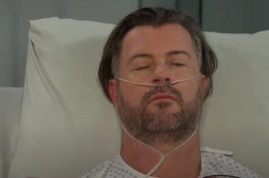 يفتح EJ عينيك بينما يعترف Belle بحبك
