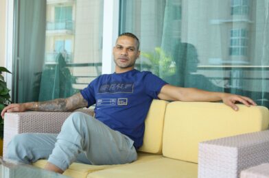 “أجمل فتاة في الغرفة هي صديقتي”