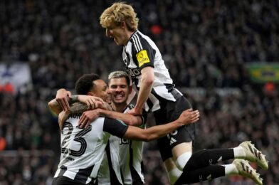 Newcastle تعرق على Gordon Fitness مع Howe Cording قبل Clash Man UTD
