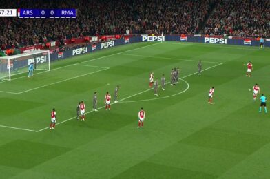 فيديو: ديكلان رايس ماركوراس اثنين من الركلات الحرة المجنونة على الإطلاق ضد ريال مدريد في غضون 10 دقائق