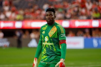 يبرر Onana انتقاد Matic بخطأ فظيع عندما يكون Man United خلف ليون