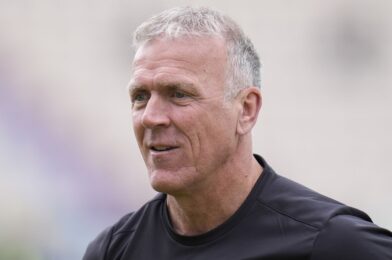 بطولة المقاطعة: Surrey Honor Alec Stewart ، الزوجة الراحلة لين أثناء التعادل ضد هامبشاير | أخبار الكريكيت